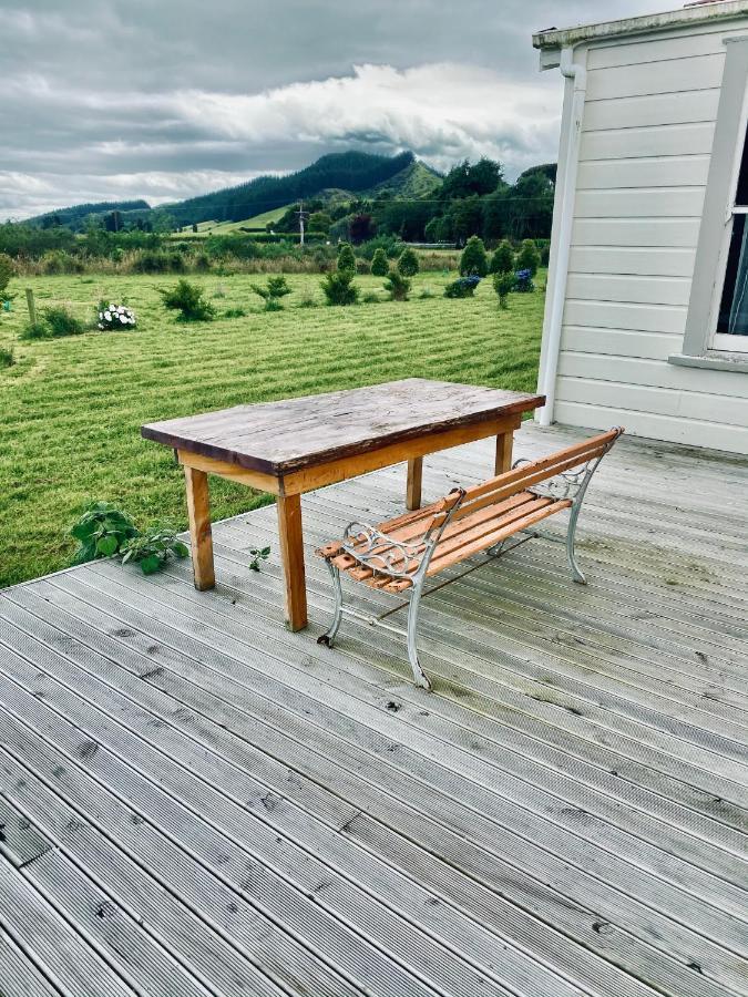 Saffron Cottage Manakau Exterior photo